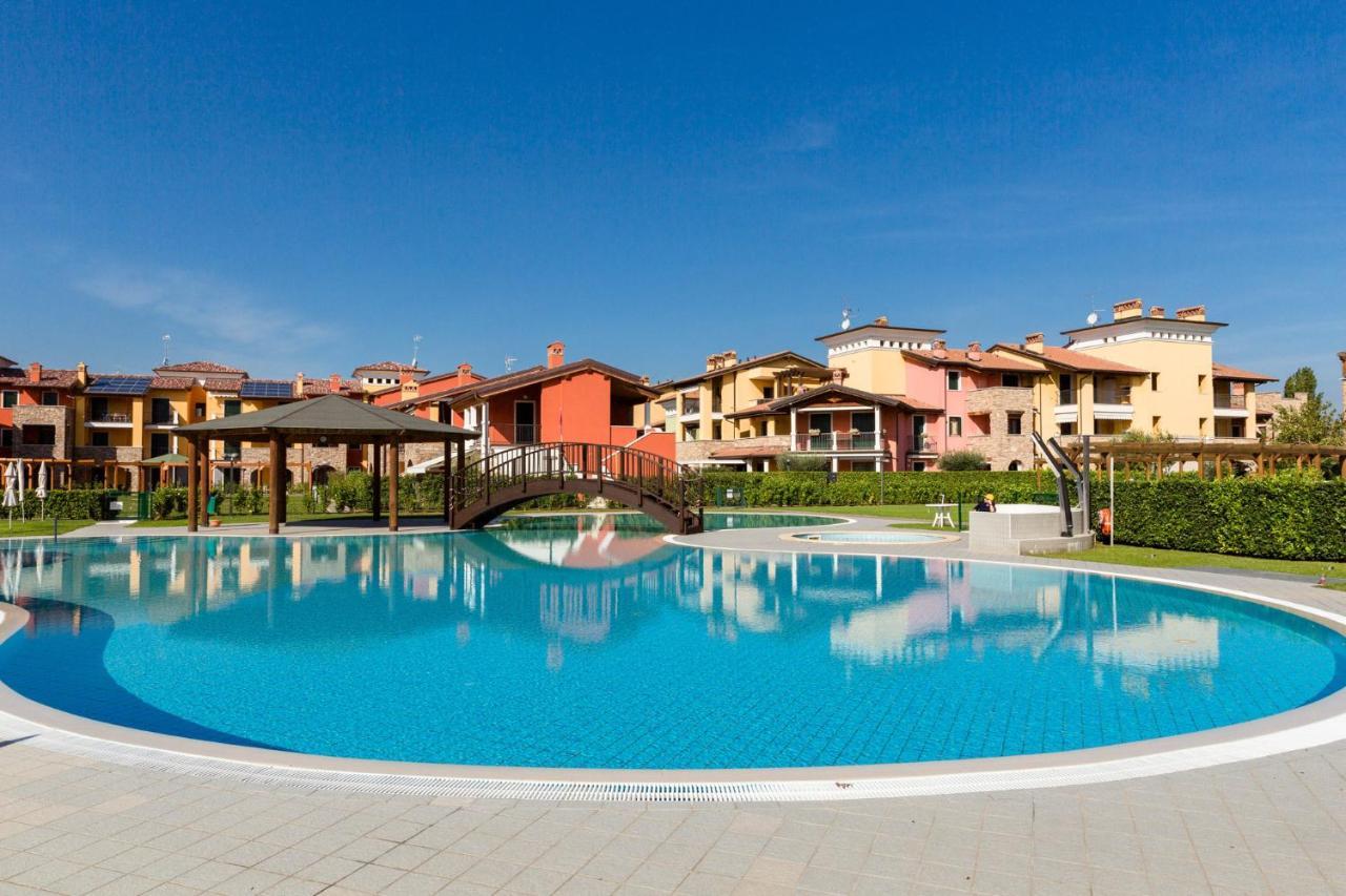 Appartamento Corina Sirmione Exterior foto