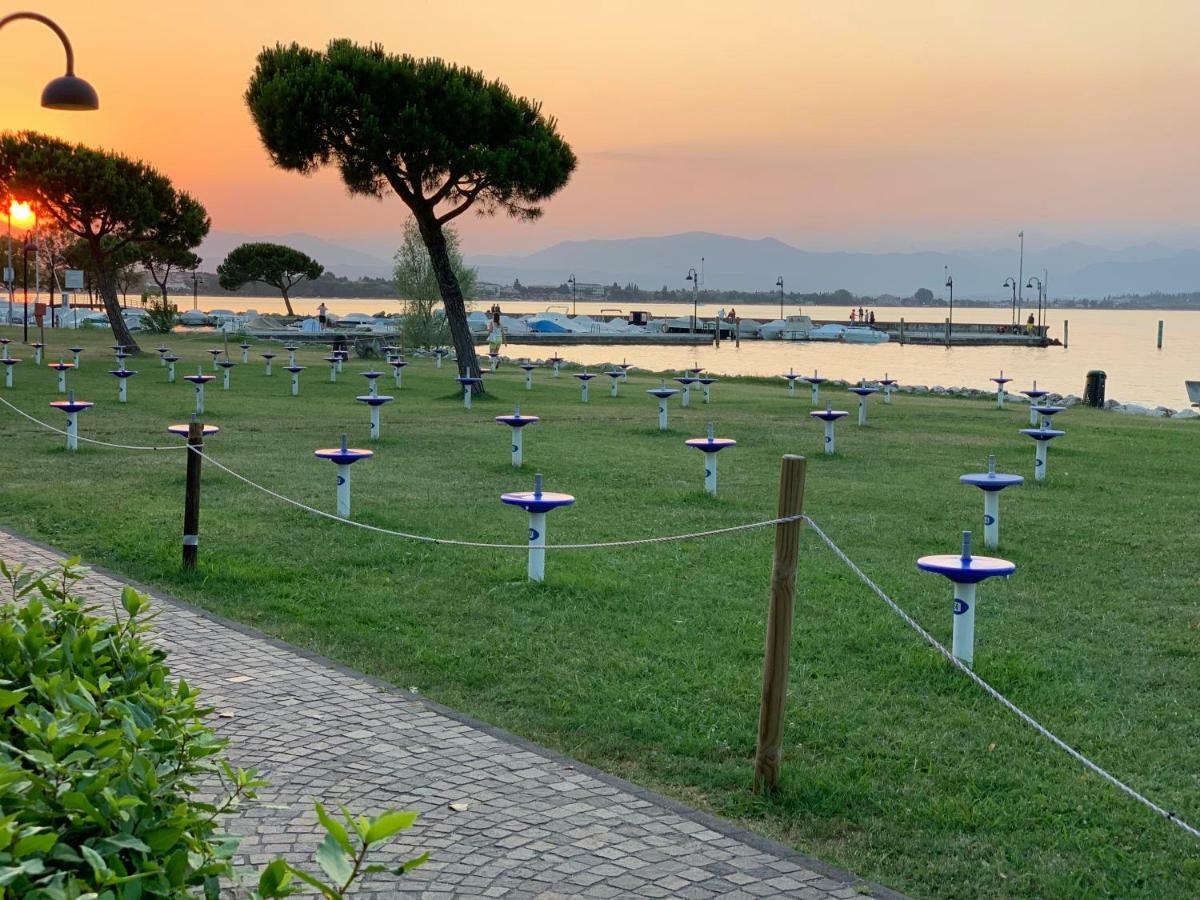 Appartamento Corina Sirmione Exterior foto